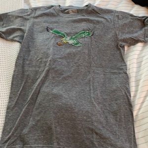 Gray medium Philadelphia eagle shirt